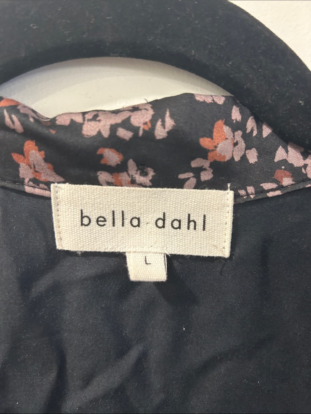 Bella Dahl Black Floral Button-Front Blouse - Picture 4 of 8